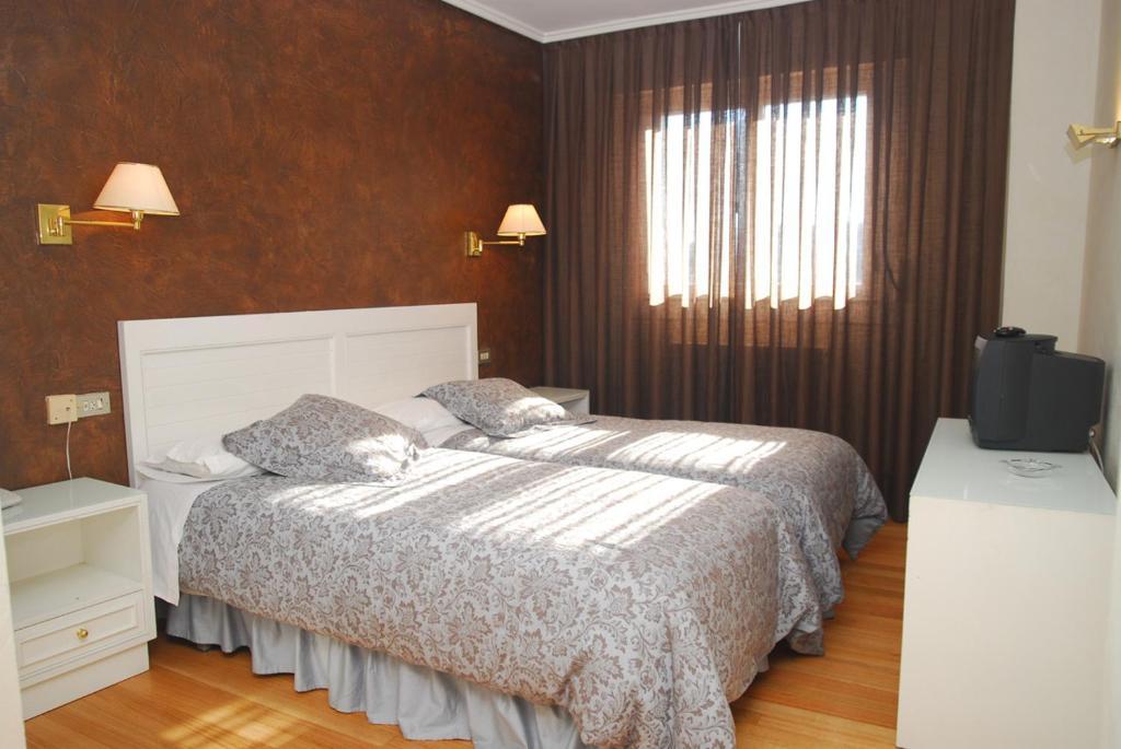 Hotel Iguarena Ескарай Номер фото